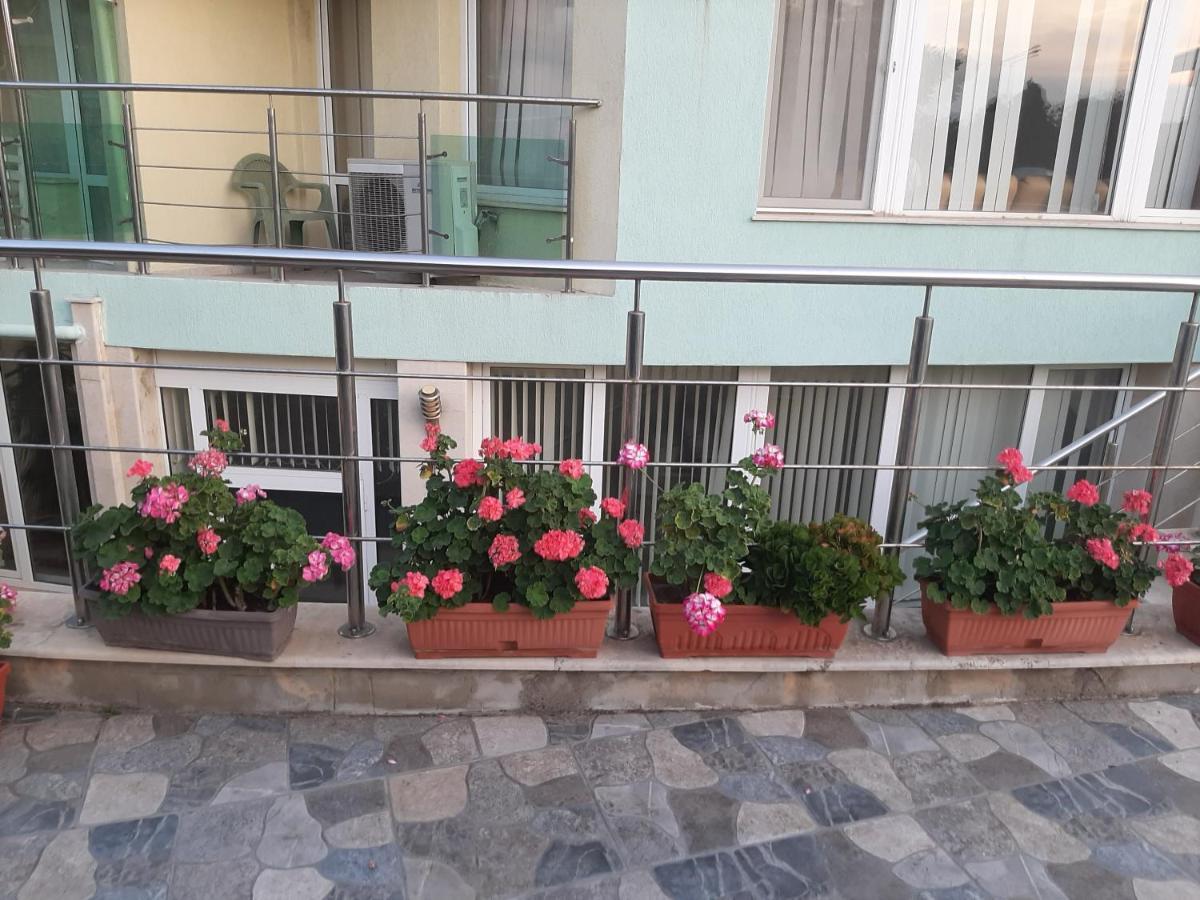Family Hotel Coral Sozopol Exterior photo