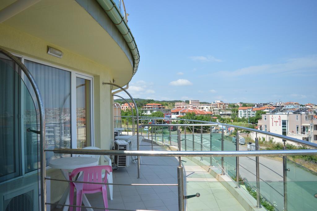 Family Hotel Coral Sozopol Exterior photo