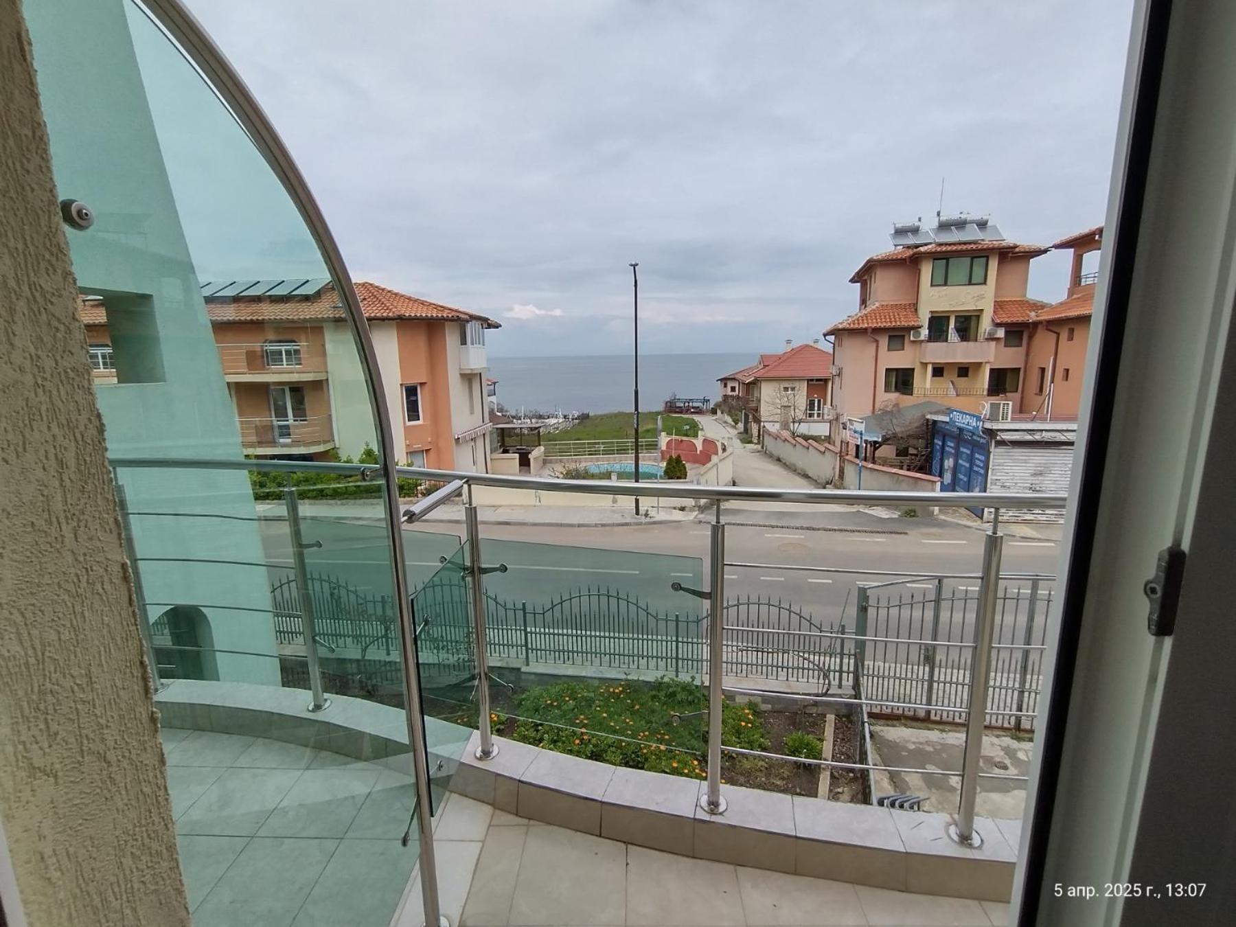 Family Hotel Coral Sozopol Exterior photo